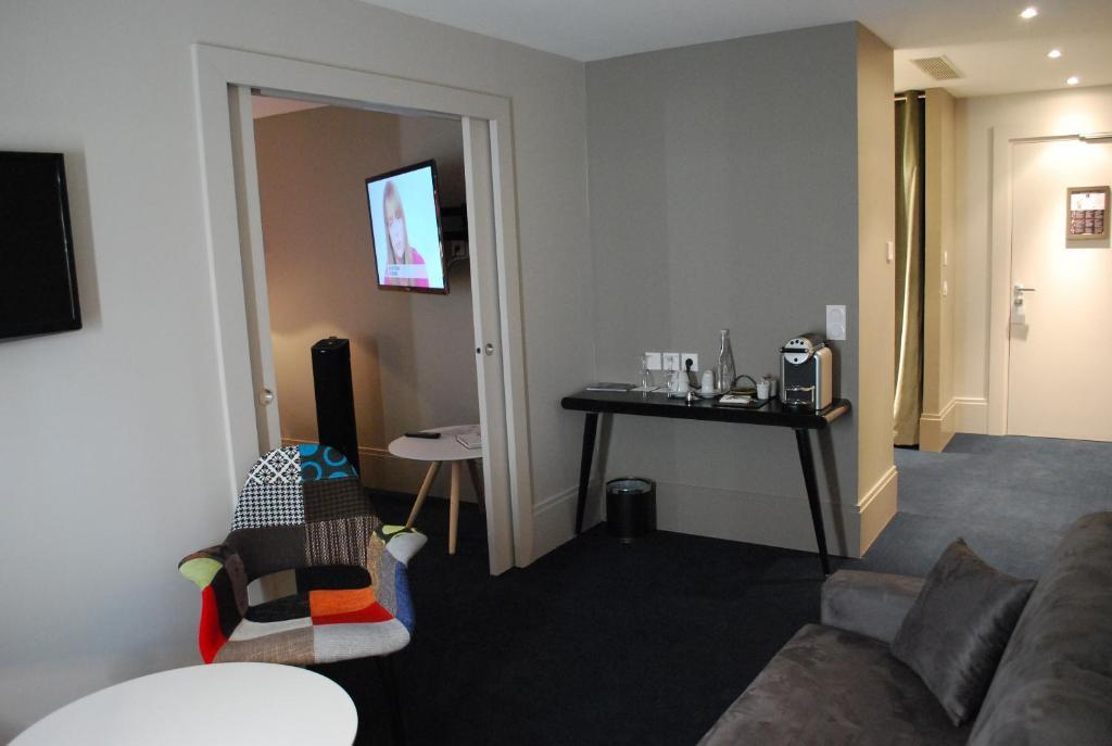 Hotel Le Cinq Hyper - Centre Chambéry Zimmer foto